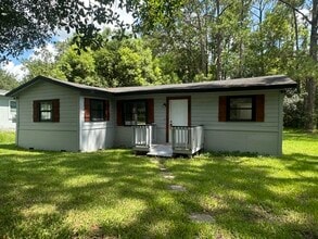 Building Photo - Bright And Renovated 3 Bedroom Home With Modern Updates