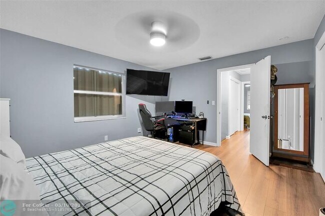 Building Photo - 447 Sunshine Dr