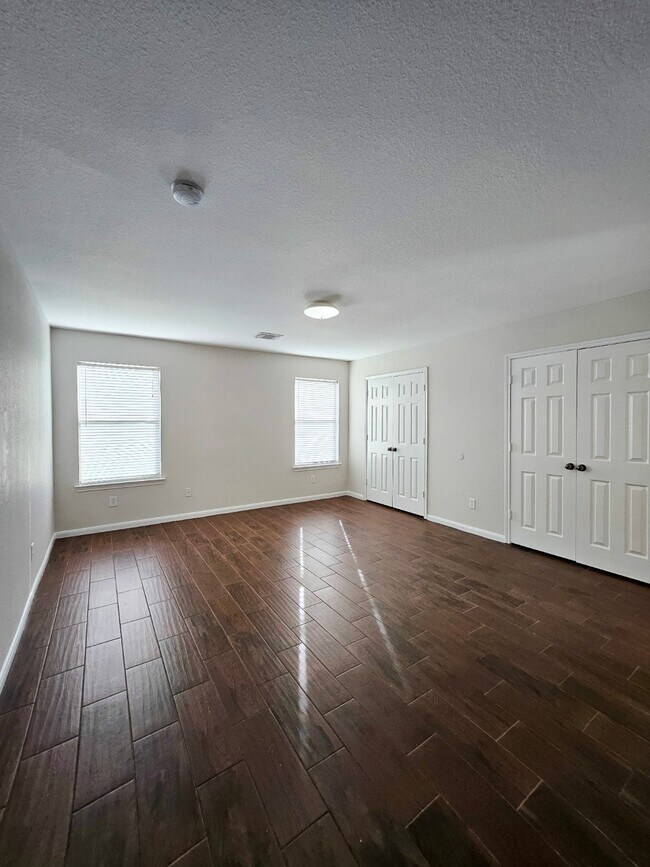 Building Photo - 18315 Fair Grange Ln