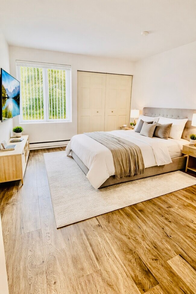 Building Photo - 3349 Beacon St