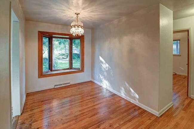 Building Photo - 390 S 36th St