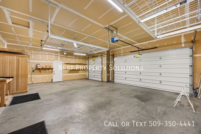 Building Photo - 318 E Tanglewood Dr