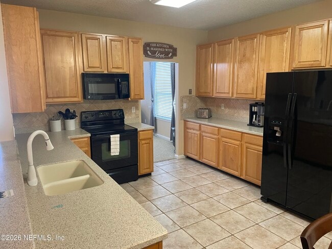 Building Photo - 2543 Willow Creek Dr