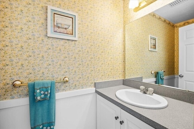 Building Photo - 822 Thayer St