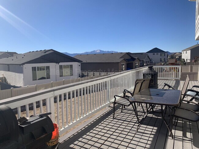 Building Photo - 8885 Vanderwood Rd