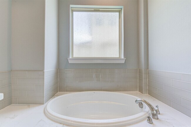 Building Photo - 4605 Nett St