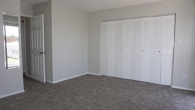 Building Photo - 734 Legion Dr