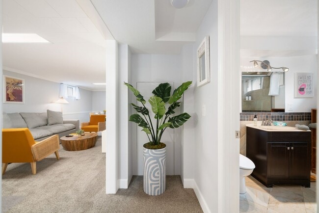 Building Photo - Golden Duplex > Unit is fully furnished feels like NEW!