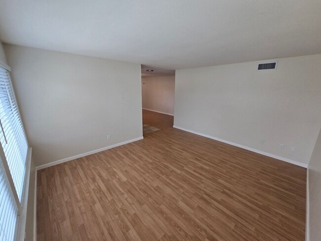 Building Photo - Lovely 3 Bedroom Home in Walnut