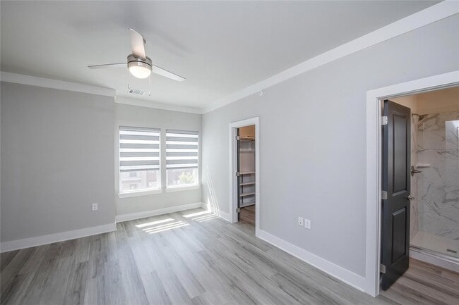Building Photo - 3301 Wynwood Dr
