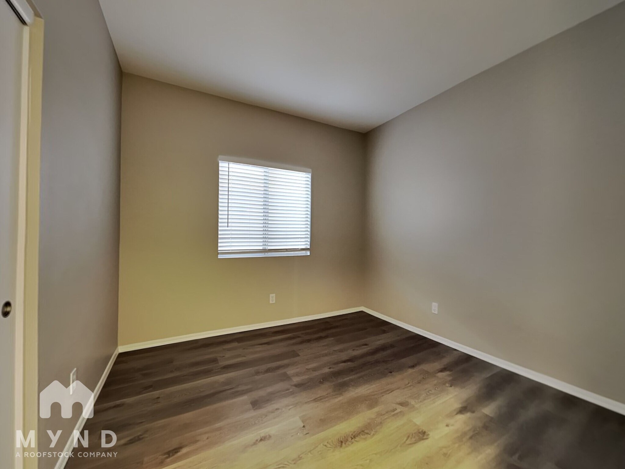 Building Photo - 2607 S 156th Ave