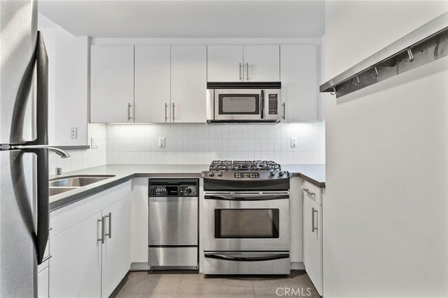 Building Photo - 159 W Green St