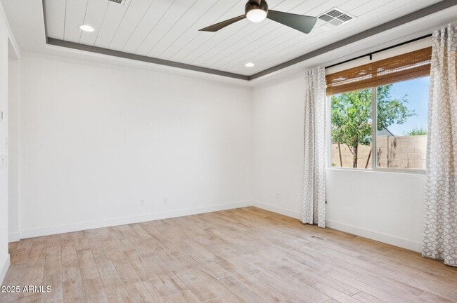 Building Photo - 5554 S Archer