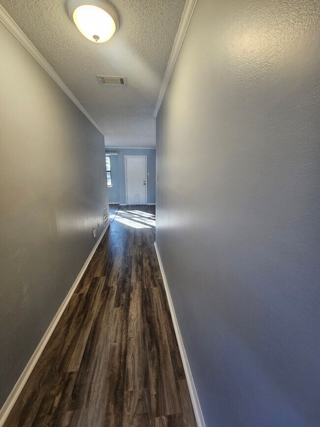 Building Photo - Home in Bryant