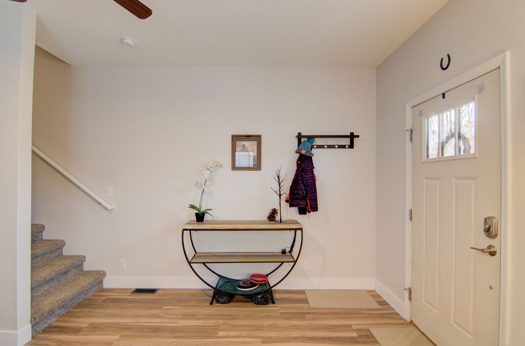 Building Photo - 120 Barnwood Cir