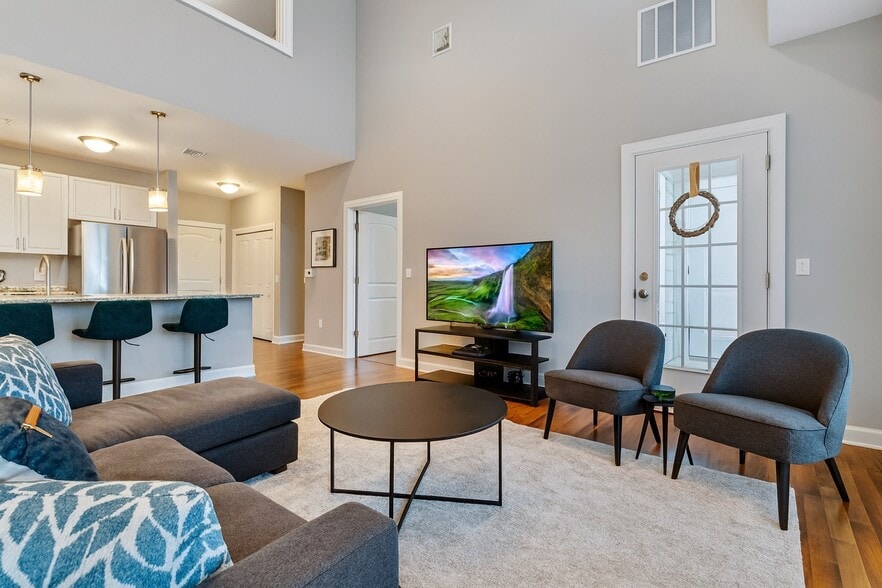 Building Photo - 360 Andover St