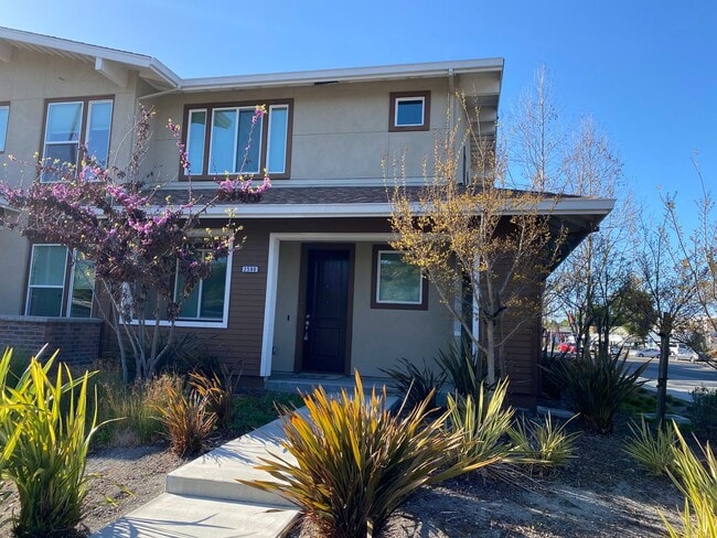 Primary Photo - Available soon is the IDEAL TOWNHOUSE for ...