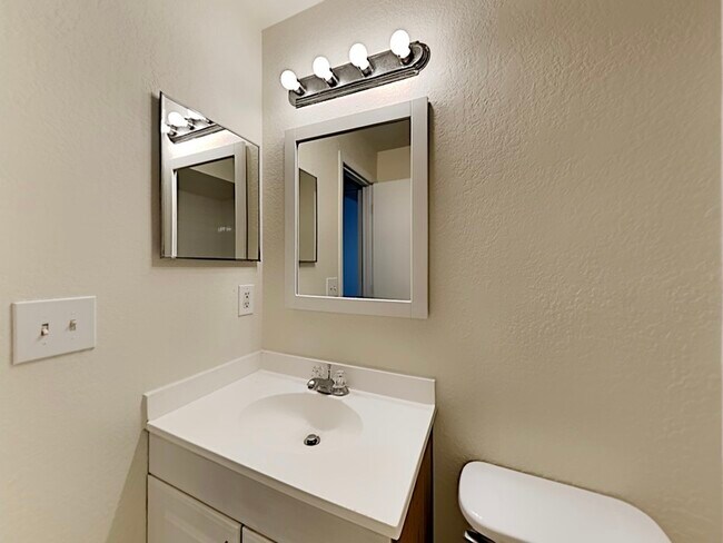 Building Photo - 154 Lori Anne Ln