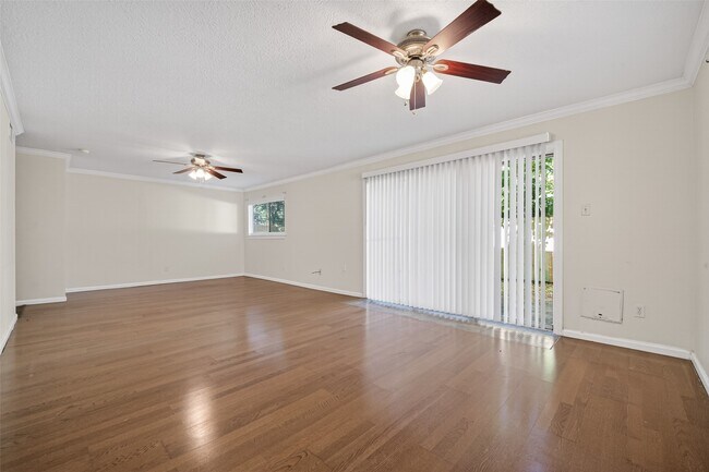 Building Photo - 1106 E Red Cedar Cir