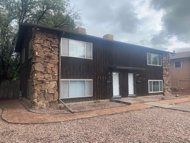 Building Photo - 2528 Taylor Ln