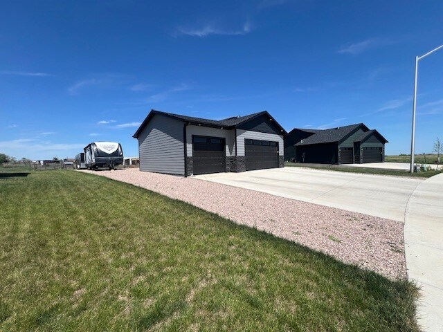 Building Photo - 558 Bull Run Dr