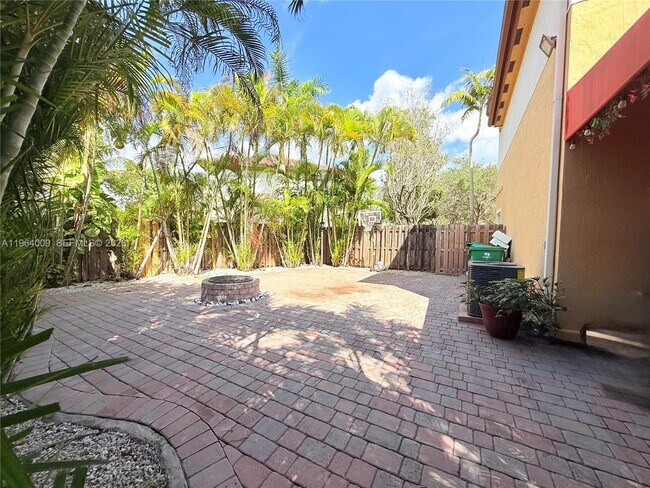 Building Photo - 14136 SW 51st Ln