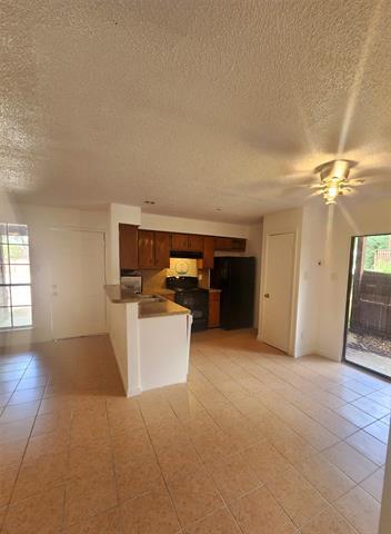 Building Photo - 506 E Denton Dr