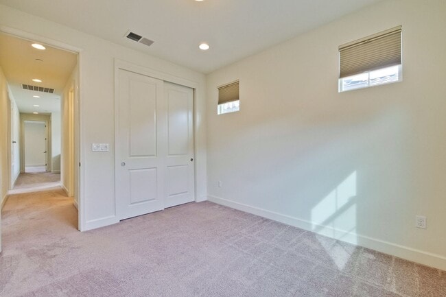 Building Photo - Gorgeous Santa Clara Home with Pool, EV Ho...