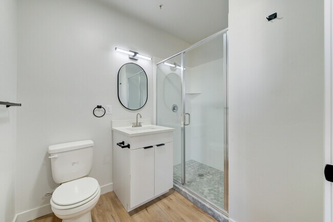 Building Photo - 404 E 5600 S