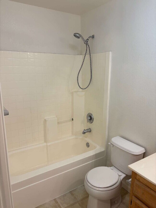 Building Photo - Charming 3 Bedroom Home in Desirable Elk Grove Neighborhood with 2-Car Garage