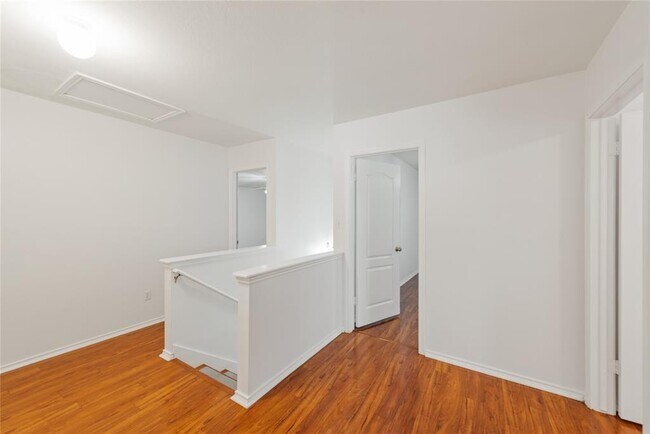 Building Photo - 11413 Kingsgate Dr