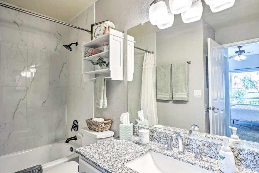 Building Photo - 1601 W Beardsley Rd