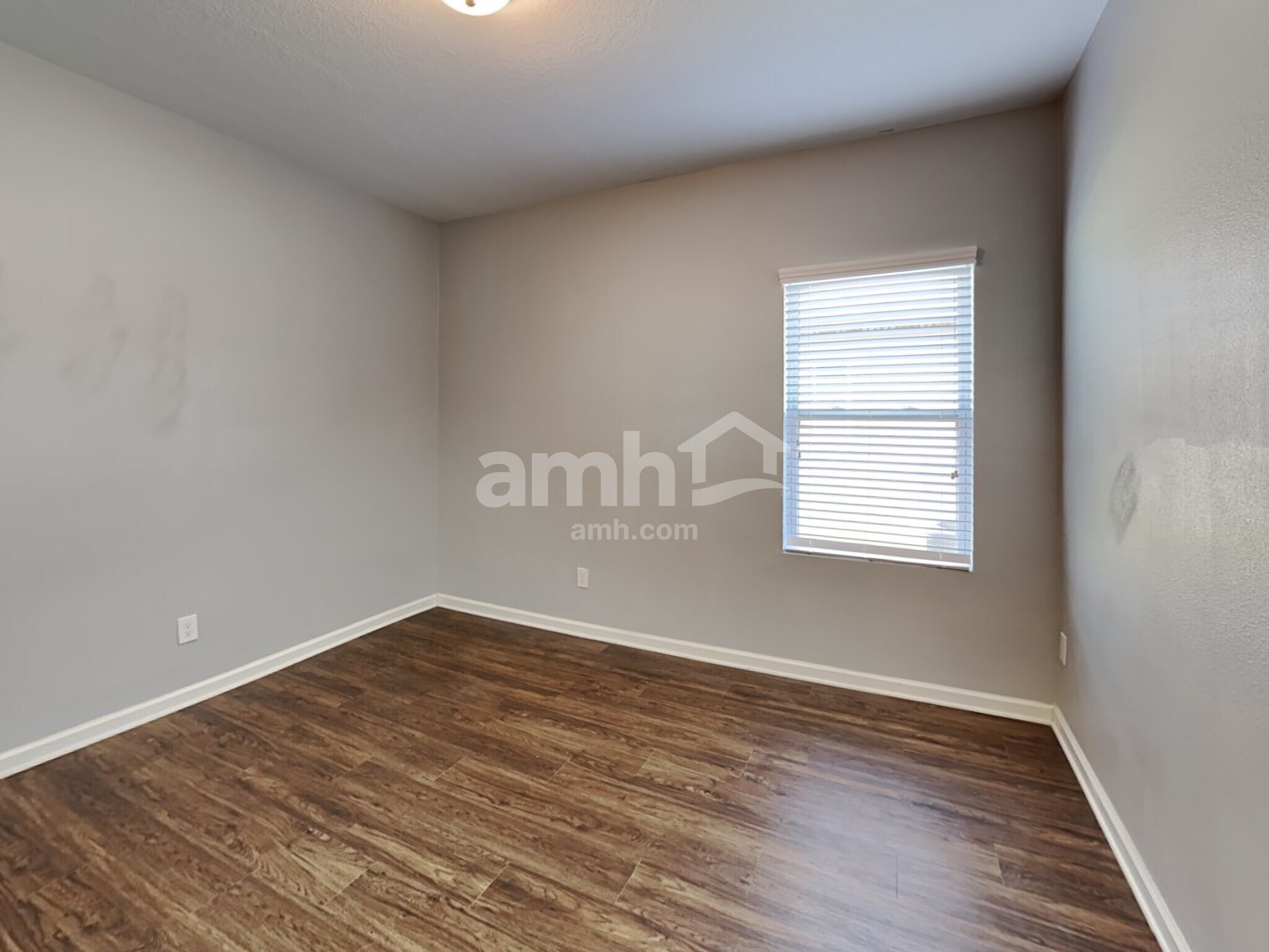 Building Photo - 4890 St James Ln