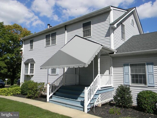 Building Photo - 2 S View Rd