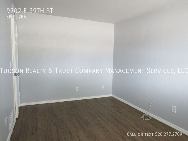 Building Photo - 9202 E 39th St