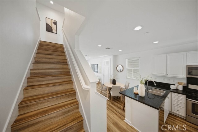 Building Photo - 385 N Avelina Way