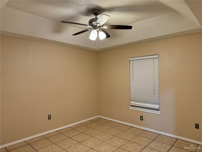 Building Photo - 10 Mynah Ave