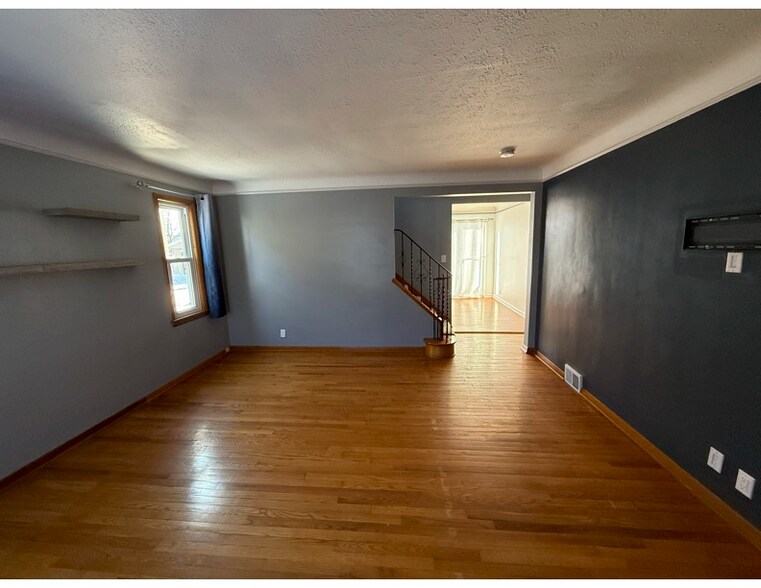 Building Photo - 1520 Woodrow Ave