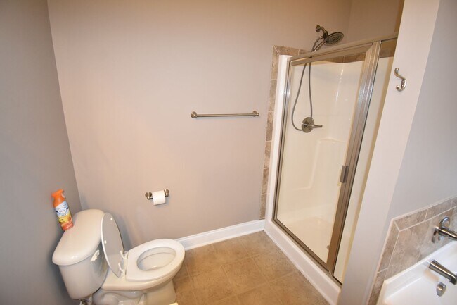 Building Photo - 4 Bedrooms and 2.5 Bath in Patriot Park Vi...