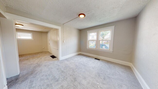 Building Photo - Old Brooklyn - 3 Bedroom Single Family Home