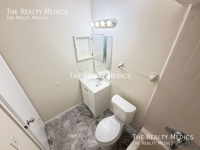 Building Photo - 4124 Pershing Pointe Pl