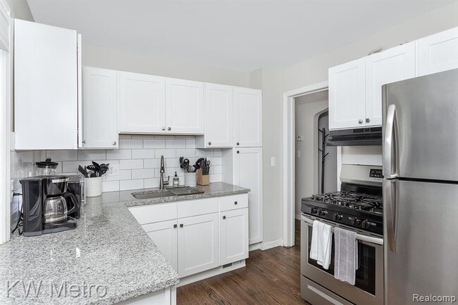 Building Photo - 3340 Edgeworth St