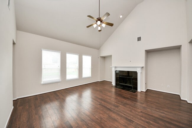 Building Photo - 24523 Red Bluff Tr