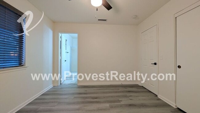 Building Photo - 10790 Sauk Rd