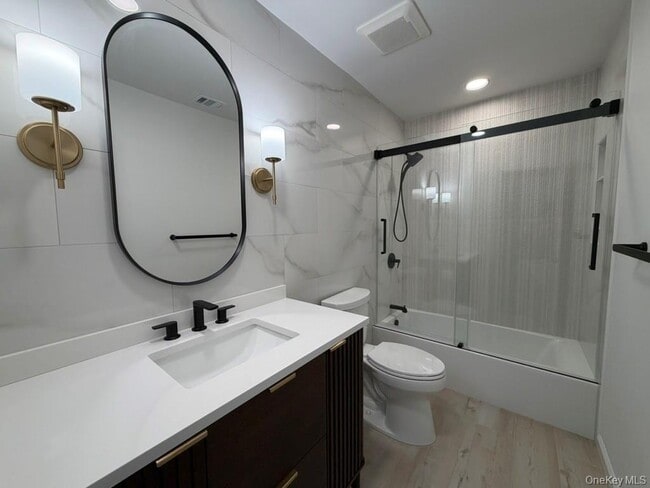 Building Photo - 100 Woodlake Dr W