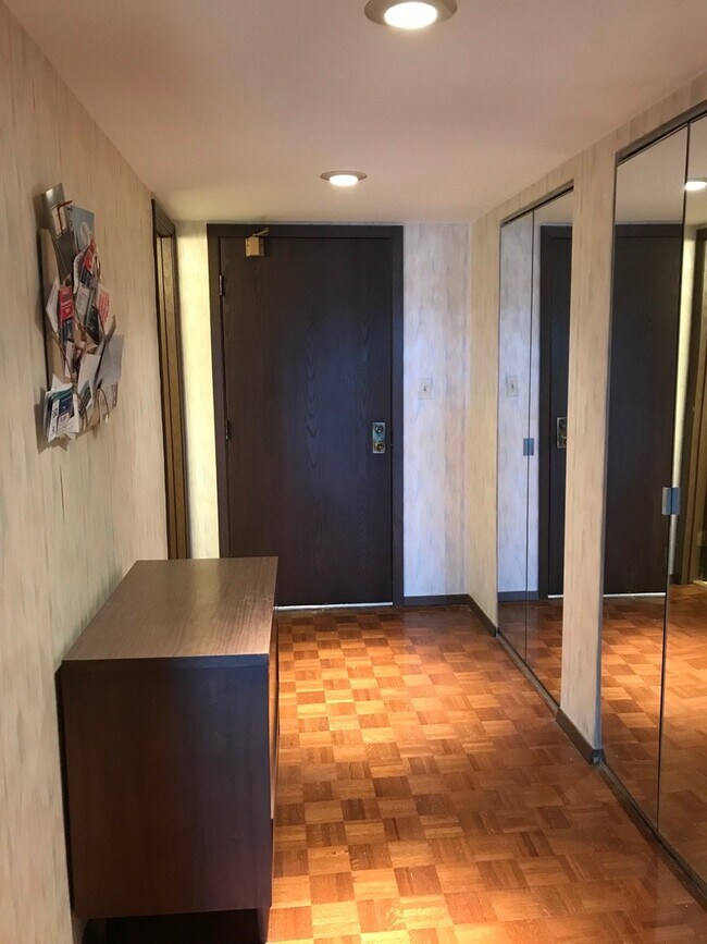 Building Photo - 375 Plum Creek Dr