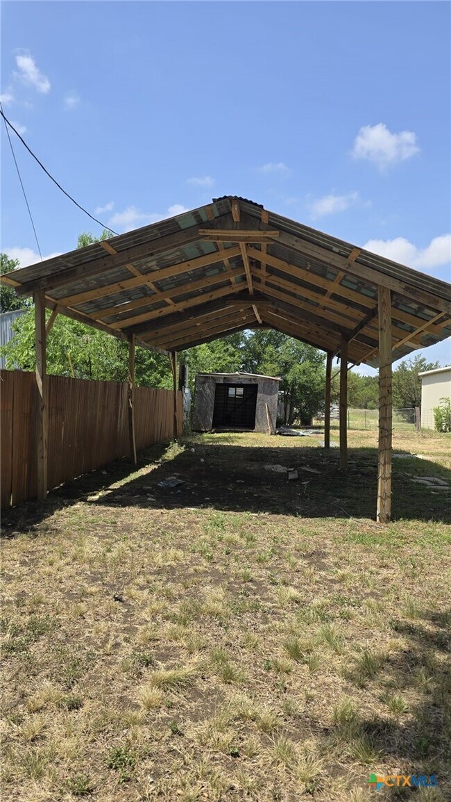 Building Photo - 305 Remuda Dr