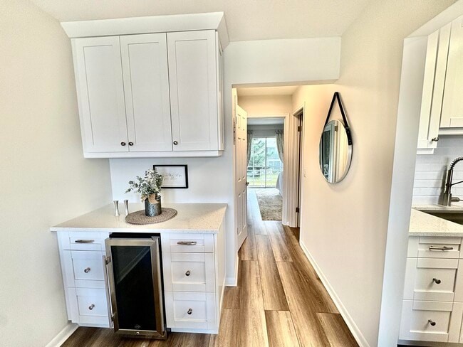 Building Photo - 47 Salisbury B