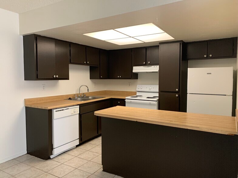 Building Photo - 5216 Redberry St