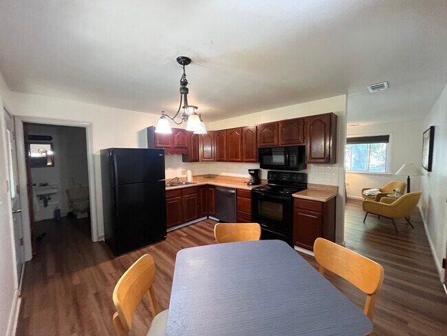 Building Photo - 5756 Kendon St